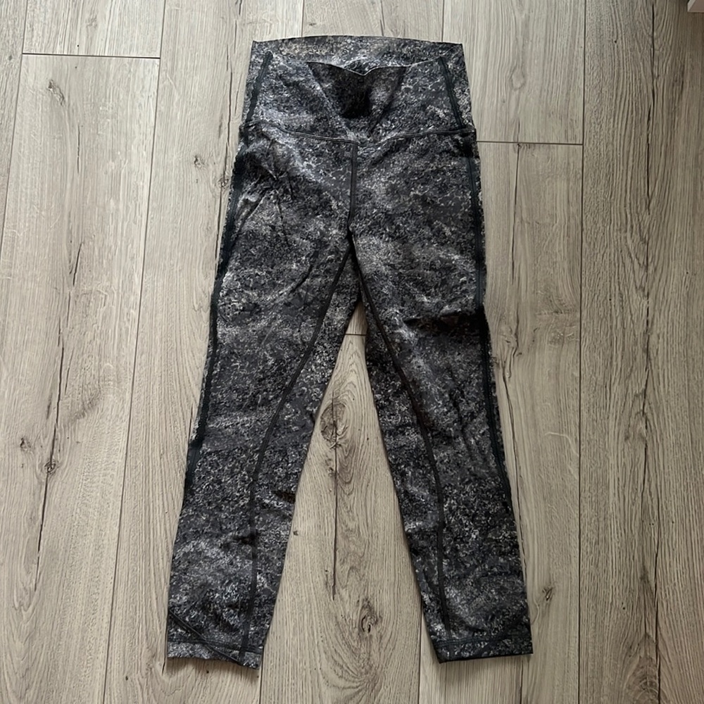 Lululemon Gray Pattern Legging